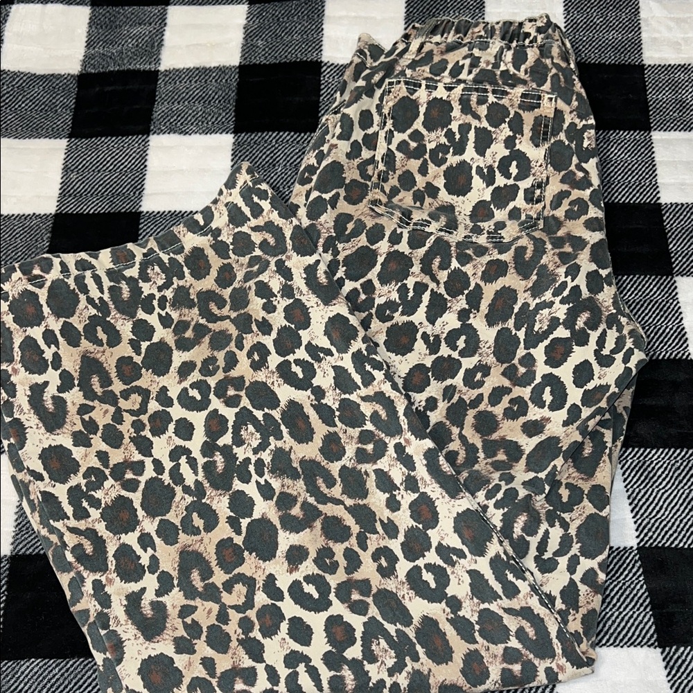 Leopard Print Wide Leg Cargo Pants - Picture 8 of 8